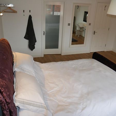 Fifty One And A Half Boutique B&B คลิเธอโร ภายนอก รูปภาพ
