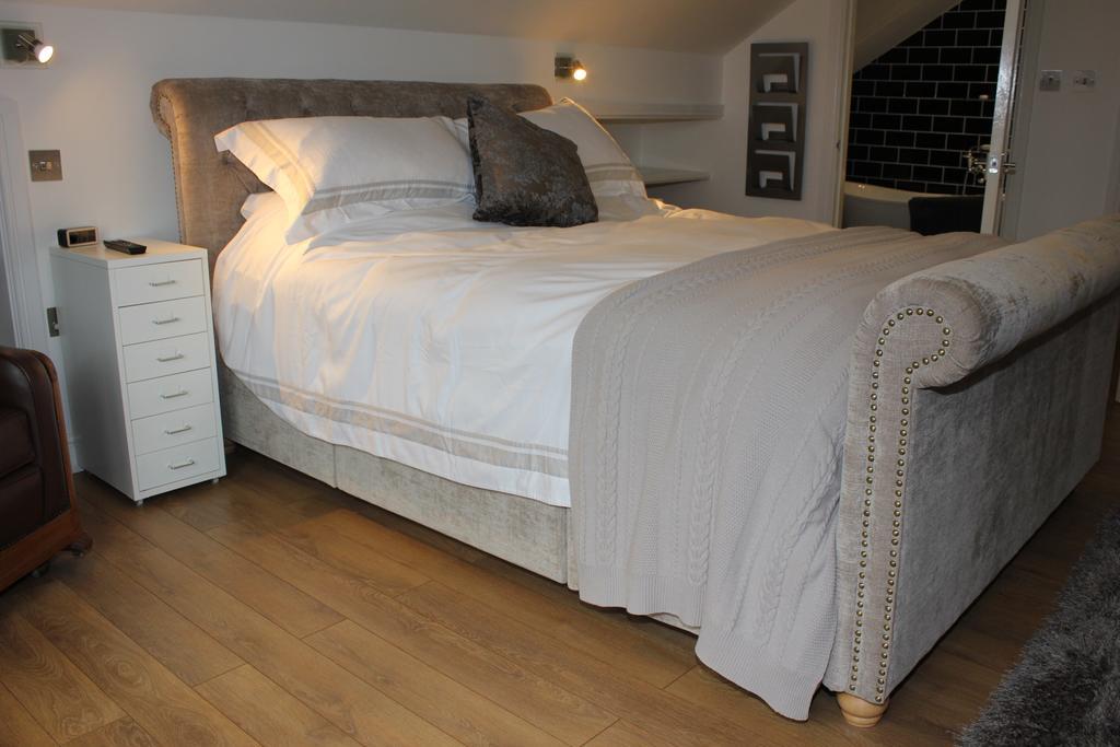 Fifty One And A Half Boutique B&B คลิเธอโร ภายนอก รูปภาพ