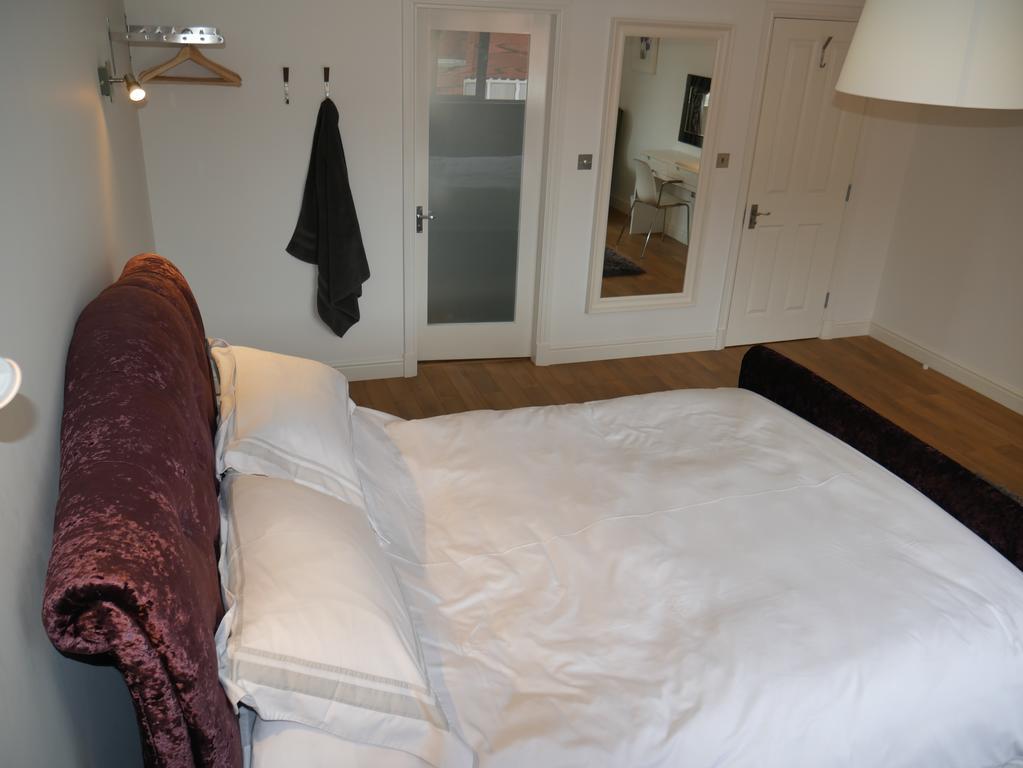 Fifty One And A Half Boutique B&B คลิเธอโร ภายนอก รูปภาพ